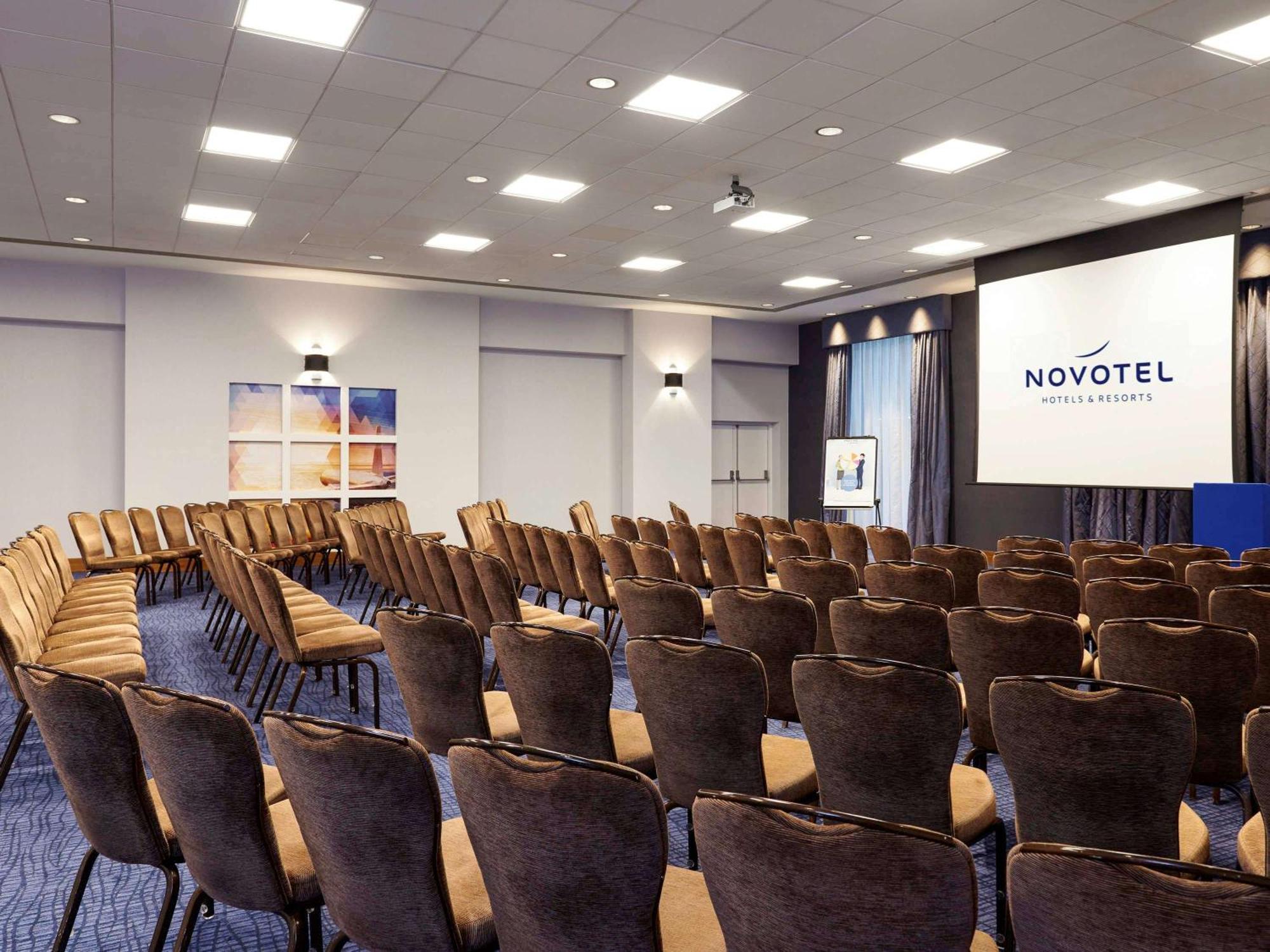 Novotel London Stansted Airport Stansted Mountfitchet Dış mekan fotoğraf