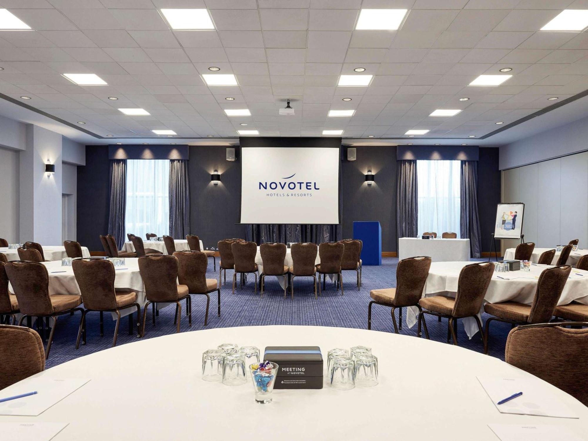 Novotel London Stansted Airport Stansted Mountfitchet Dış mekan fotoğraf