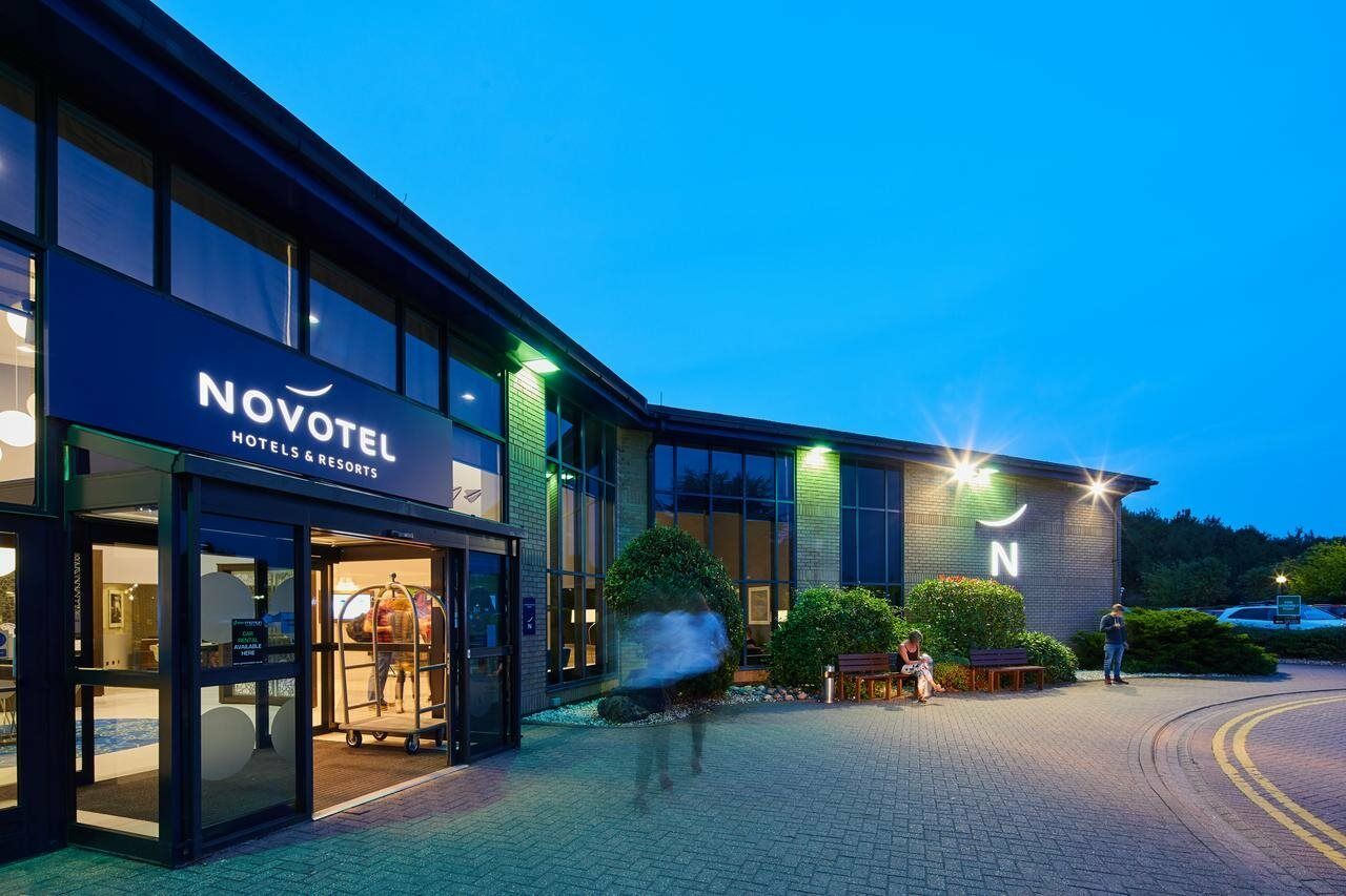 Novotel London Stansted Airport Stansted Mountfitchet Dış mekan fotoğraf